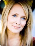 Julie deAzevedo Hanks